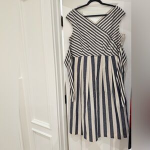 Lafayette 148 New York Navy and Cream Maxi Dress